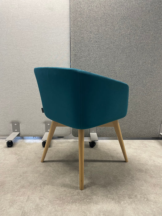 Demotuoli Narbutas turkoosi nojatuoli