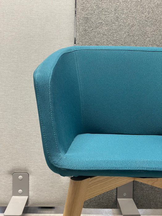 Demotuoli Narbutas turkoosi nojatuoli