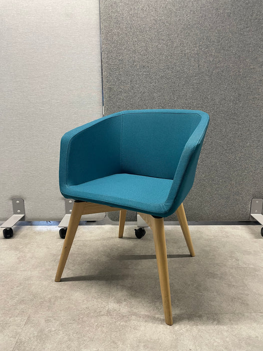 Demotuoli Narbutas turkoosi nojatuoli